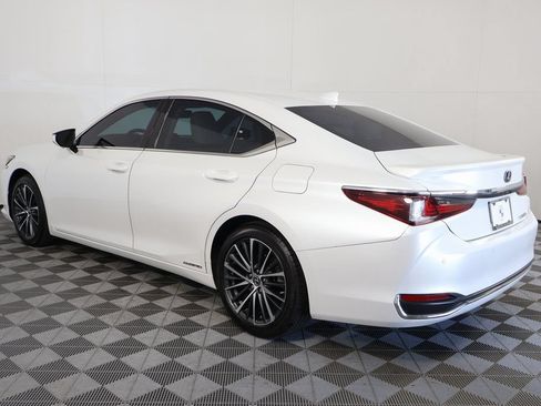 Used 2022 Lexus ES 300h w/ Premium Package FWD image 6