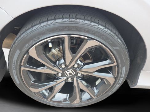 Used 2019 Honda Civic Sport image 32