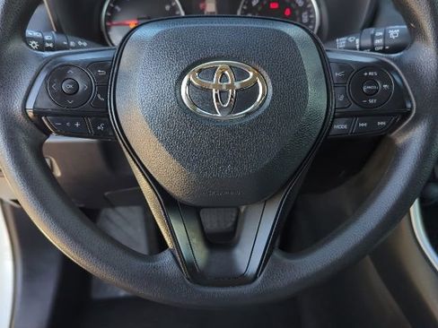 Used 2020 Toyota RAV4 XLE image 5
