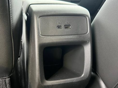 Used 2025 Chevrolet Trax LT w/ LT Convenience Package FWD image 14