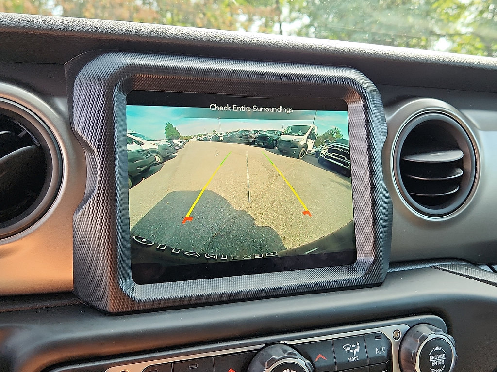 Certified 2023 Jeep Wrangler Unlimited w/ Cold Weather Group AWD/4WD image 18