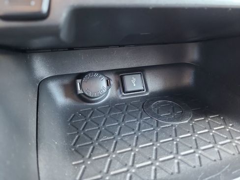 Used 2022 Toyota RAV4 LE AWD/4WD image 21