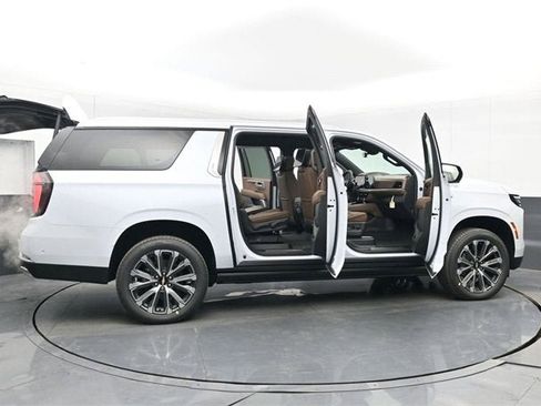 New 2026 Chevrolet Suburban High Country image 58