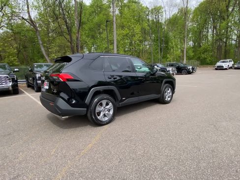 Used 2025 Toyota RAV4 LE AWD/4WD image 8
