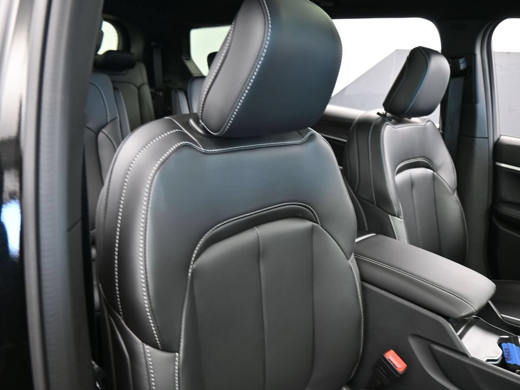 New 2026 Jeep Grand Cherokee L Limited RWD image 40