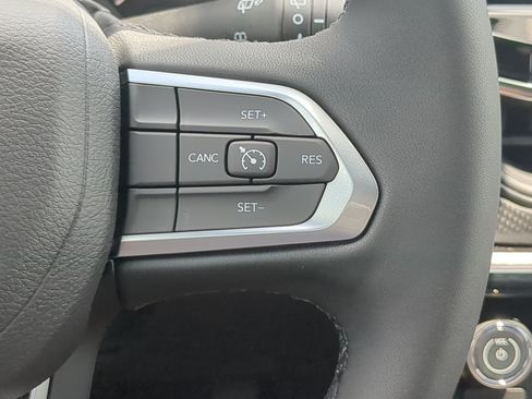 New 2026 Jeep Compass Latitude AWD/4WD image 22