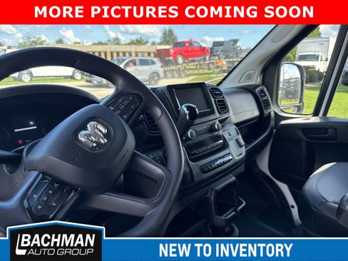 Used 2024 RAM ProMaster 2500 w/ Convenience Group FWD image 11