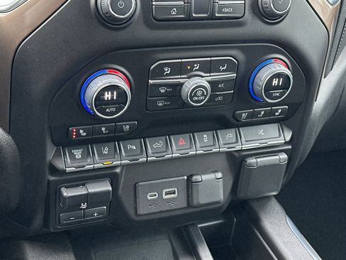 Used 2023 Chevrolet Silverado 3500 High Country image 20