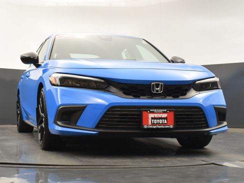 Used 2023 Honda Civic Sport image 32