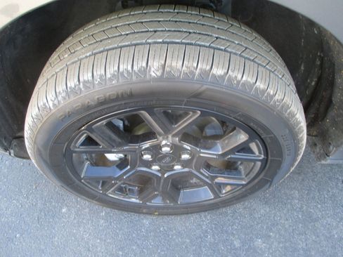 Used 2025 Ford Maverick XLT w/ Equipment Group 301A image 14