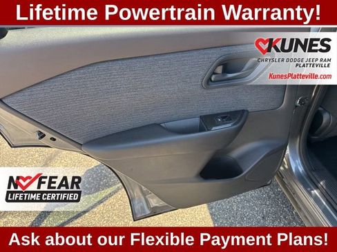 Used 2023 Nissan Rogue S AWD/4WD image 34