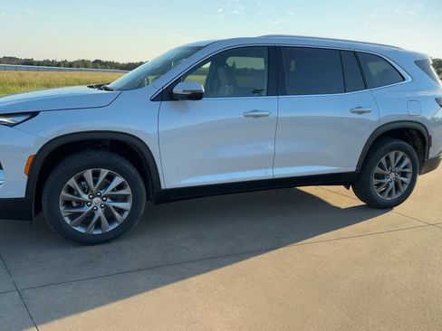 New 2026 Buick Enclave Preferred w/ Power Package image 5