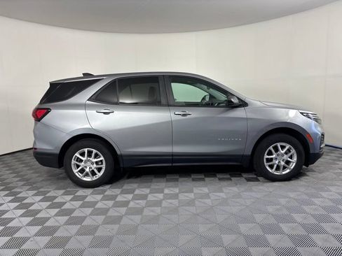 Used 2024 Chevrolet Equinox LS w/ LS Convenience Package AWD/4WD image 4