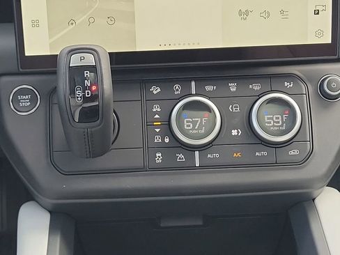 New 2026 Land Rover Defender 110 X-Dynamic SE image 19