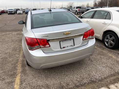 Used 2016 Chevrolet Cruze LT image 11
