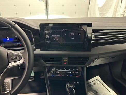 Used 2025 Volkswagen Jetta Sport image 22