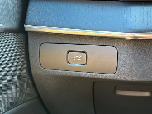 Certified 2024 Volvo XC90 B6 Ultimate w/ Protection Package Premier AWD/4WD image 32