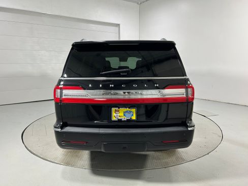 Used 2020 Lincoln Navigator L Reserve w/ Luxury Package AWD/4WD image 34