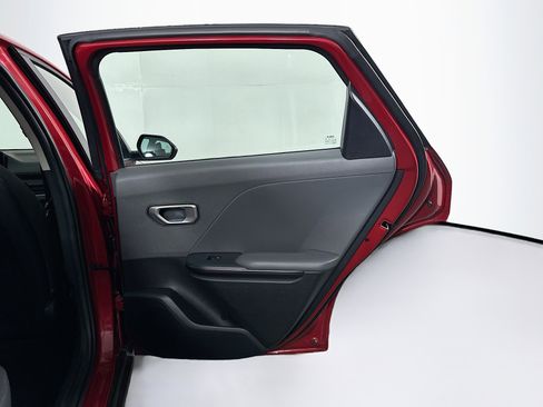 Used 2025 Kia K4 LXS image 29