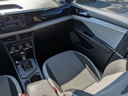 Certified 2024 Volkswagen Taos S FWD image 11