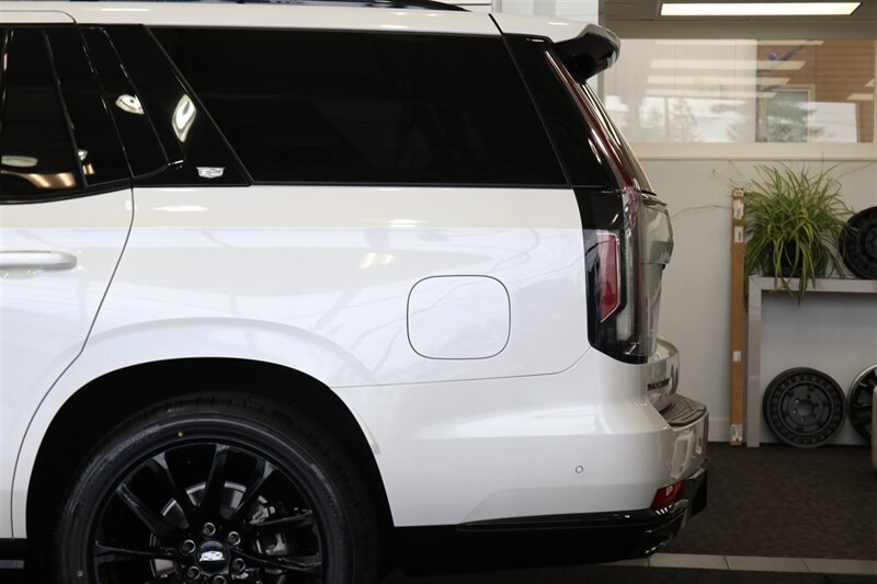 Used 2024 Cadillac Escalade Sport Platinum w/ LPO, ONYX Package AWD/4WD image 36