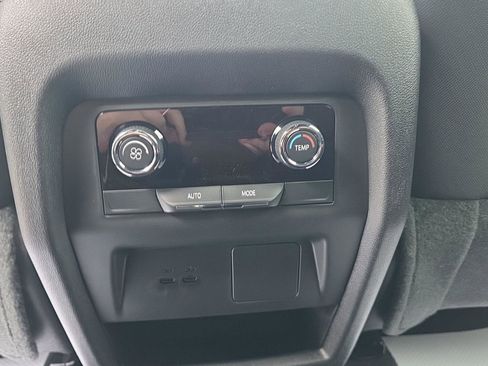 New 2026 Chevrolet Traverse LT image 26