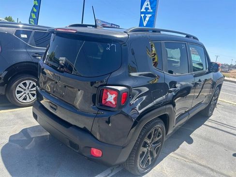 Used 2018 Jeep Renegade Altitude FWD image 24