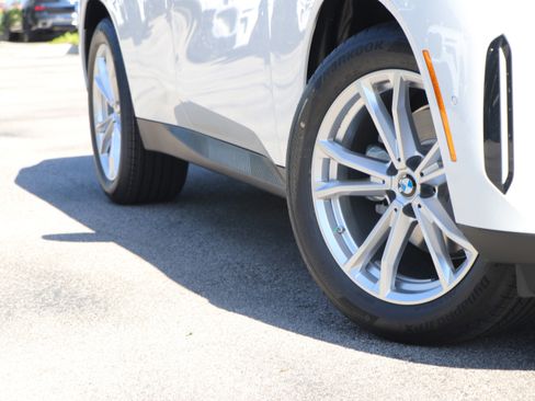 Certified 2025 BMW X3 xDrive30i w/ Premium Package image 3