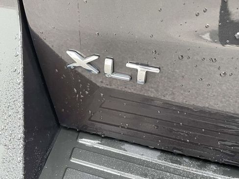 Used 2023 Ford Expedition Max XLT image 9