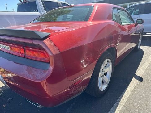 Used 2010 Dodge Challenger R/T RWD image 2