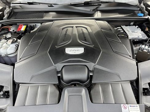 Used 2021 Porsche Cayenne S image 30