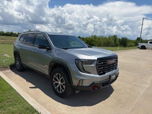 Used 2025 GMC Acadia AT4 w/ LPO, Floor Liner Package AWD/4WD image 5