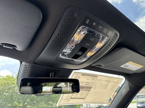 New 2025 Mercedes-Benz GLB 250 4MATIC image 31