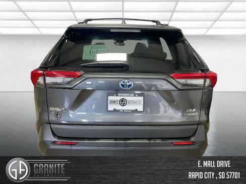 Used 2024 Toyota RAV4 XLE AWD/4WD image 5