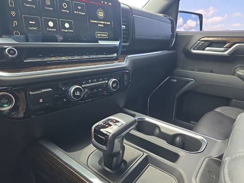 Used 2022 GMC Sierra 1500 Elevation w/ Elevation Premium Package AWD/4WD image 15