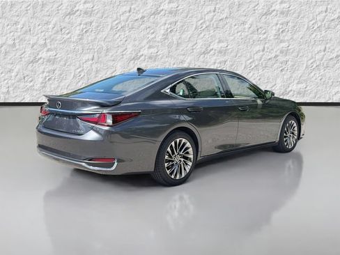 Used 2024 Lexus ES 300h w/ Technology Package FWD image 3