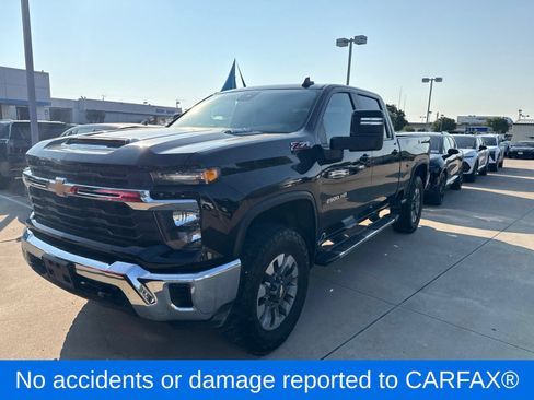 Used 2024 Chevrolet Silverado 2500 LT AWD/4WD image 2