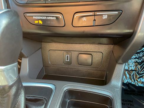 Used 2017 Ford Escape SE w/ SE Leather Comfort Package image 29