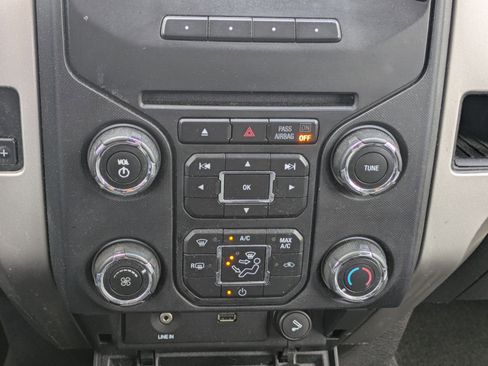 Used 2014 Ford F150 XLT w/ Equipment Group 302A Luxury image 14