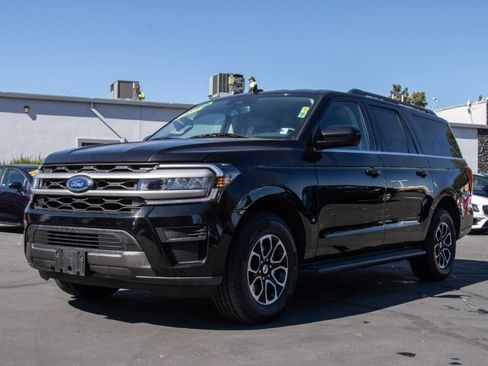 Used 2024 Ford Expedition Max XLT image 3