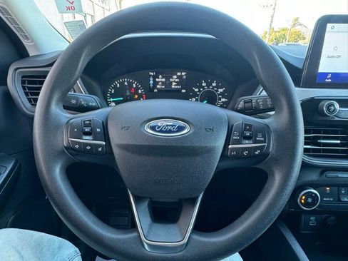 Used 2022 Ford Escape SE image 13