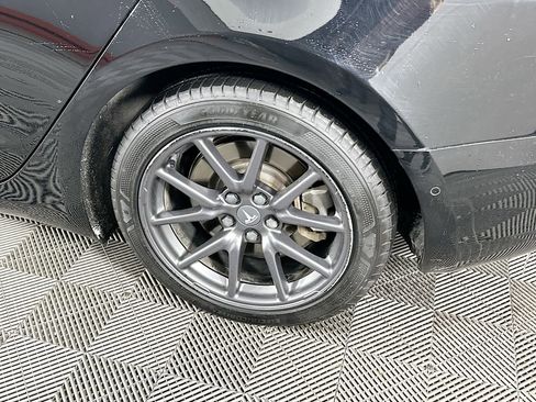 Used 2018 Tesla Model 3 Long Range image 34