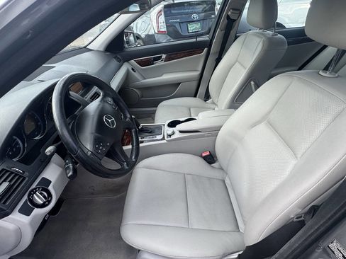 Used 2010 Mercedes-Benz C 300 4MATIC Sedan image 21