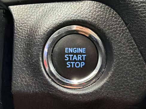 Used 2020 Toyota RAV4 XLE Premium FWD image 25