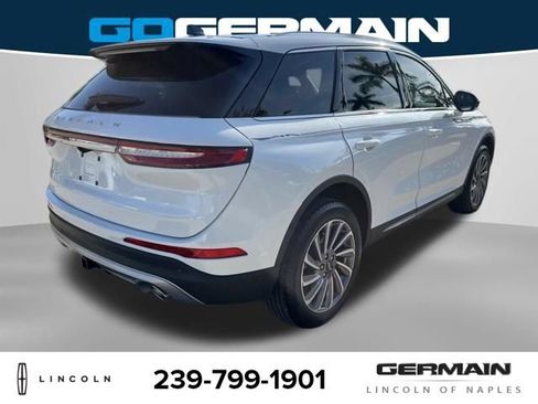 Used 2023 Lincoln Corsair Reserve w/ Towing Package FWD image 6