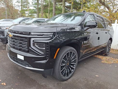 New 2026 Chevrolet Suburban High Country image 3