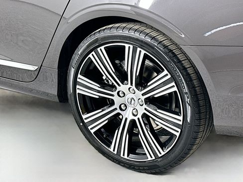New 2025 Volvo S90 B6 Plus image 8