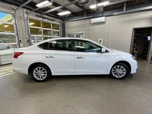 Used 2019 Nissan Sentra SV FWD image 6
