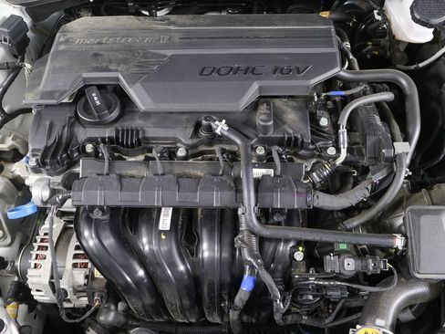 Certified 2025 Hyundai Elantra Sport FWD image 16