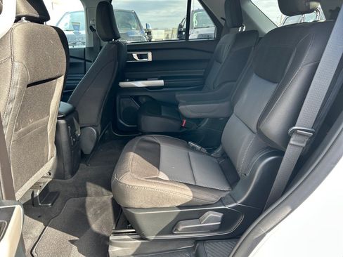 Used 2023 Ford Explorer XLT image 10